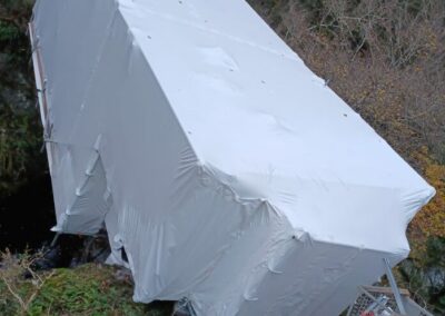 Echafaudage suspendu et confinement pour déplombage sur passerelle roche cabri / CHANTELLE (03)