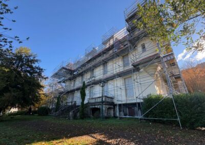 Echafaudage sur château / SAINT BERON (73)