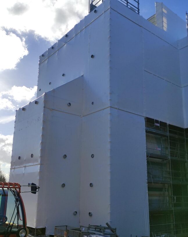 Confinement sur échafaudage / PARIS (75)